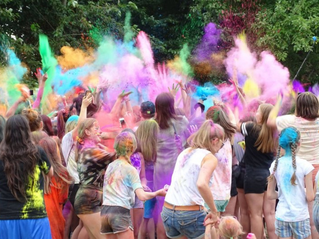 Holi Święto Kolorów nad Jeziorem Tarnobrzeskim [zdjęcia]