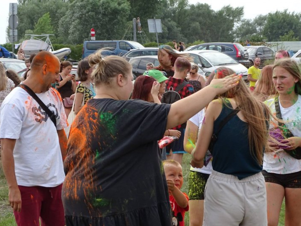 Holi Święto Kolorów nad Jeziorem Tarnobrzeskim [zdjęcia]