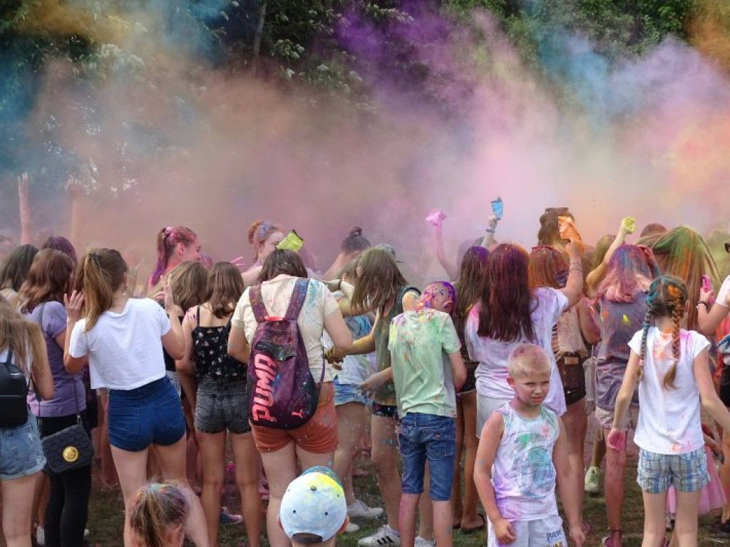 Holi Święto Kolorów nad Jeziorem Tarnobrzeskim [zdjęcia]