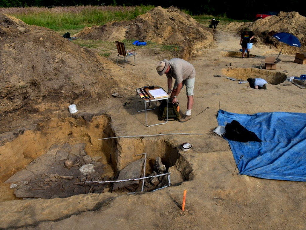 Prehistoryczne groby, w tym z epoki brązu - wyjątkowe odkrycia w Wilczycach [zdjęcia]