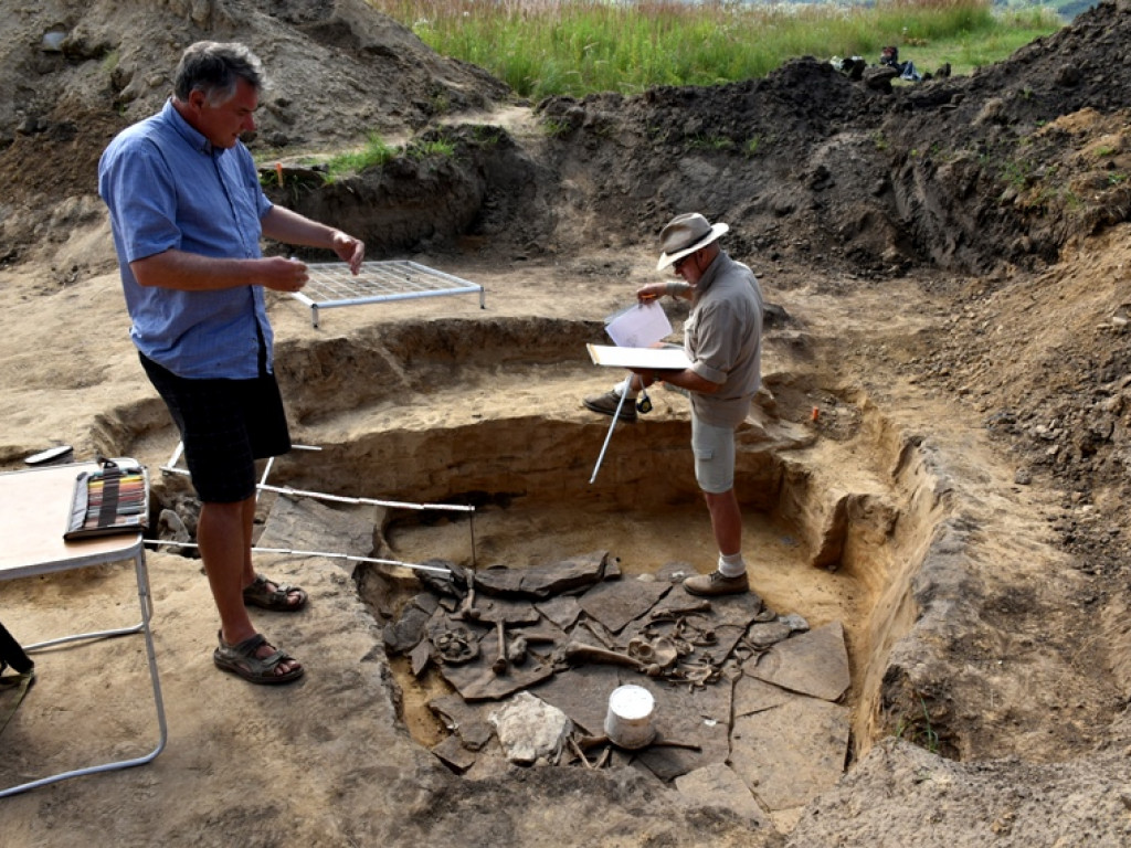 Prehistoryczne groby, w tym z epoki brązu - wyjątkowe odkrycia w Wilczycach [zdjęcia]