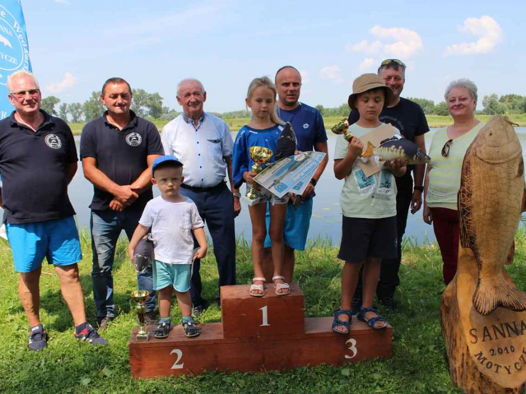 Gorzyce. Łowienie, gotowanie i świetna zabawa z nagrodami. Święto Ryby w Motyczu Poduchownym [zdjęcia]