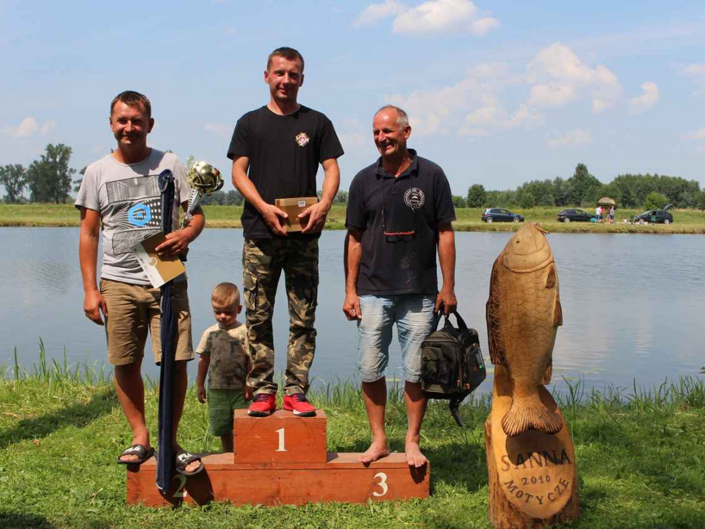 Gorzyce. Łowienie, gotowanie i świetna zabawa z nagrodami. Święto Ryby w Motyczu Poduchownym [zdjęcia]