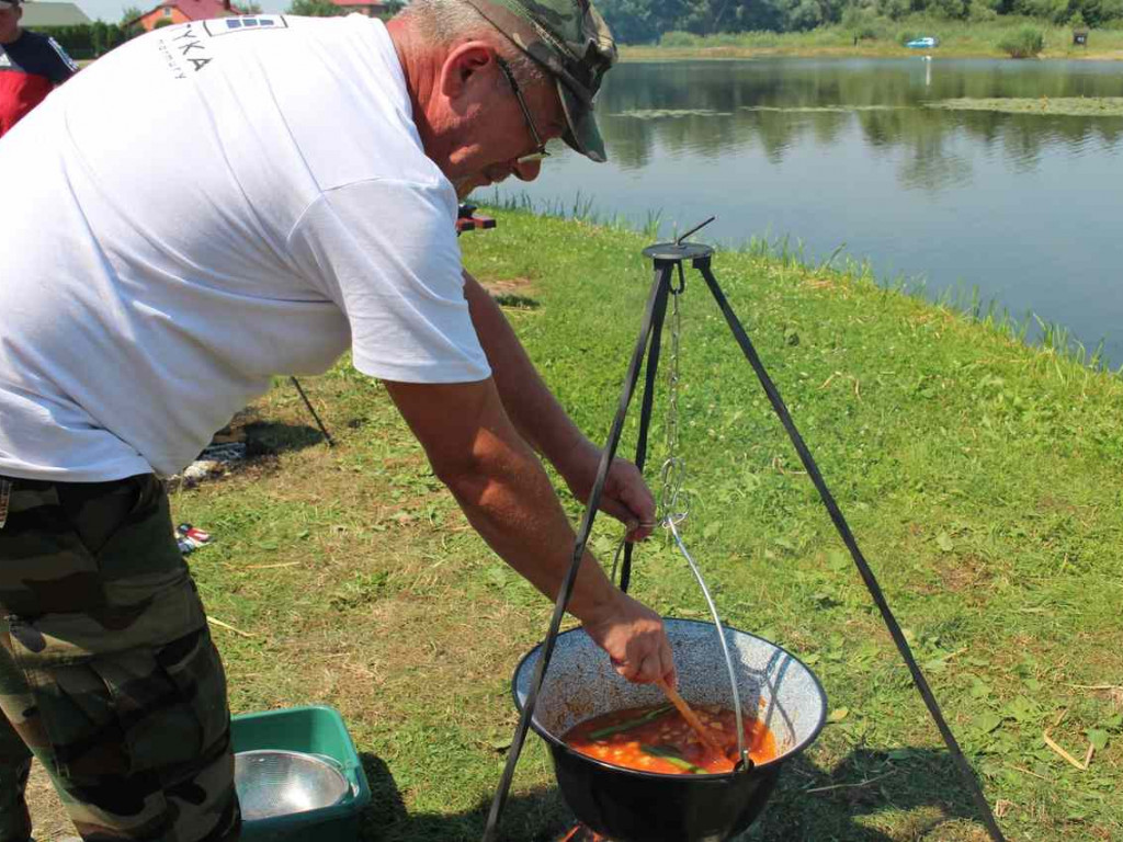 Gorzyce. Łowienie, gotowanie i świetna zabawa z nagrodami. Święto Ryby w Motyczu Poduchownym [zdjęcia]