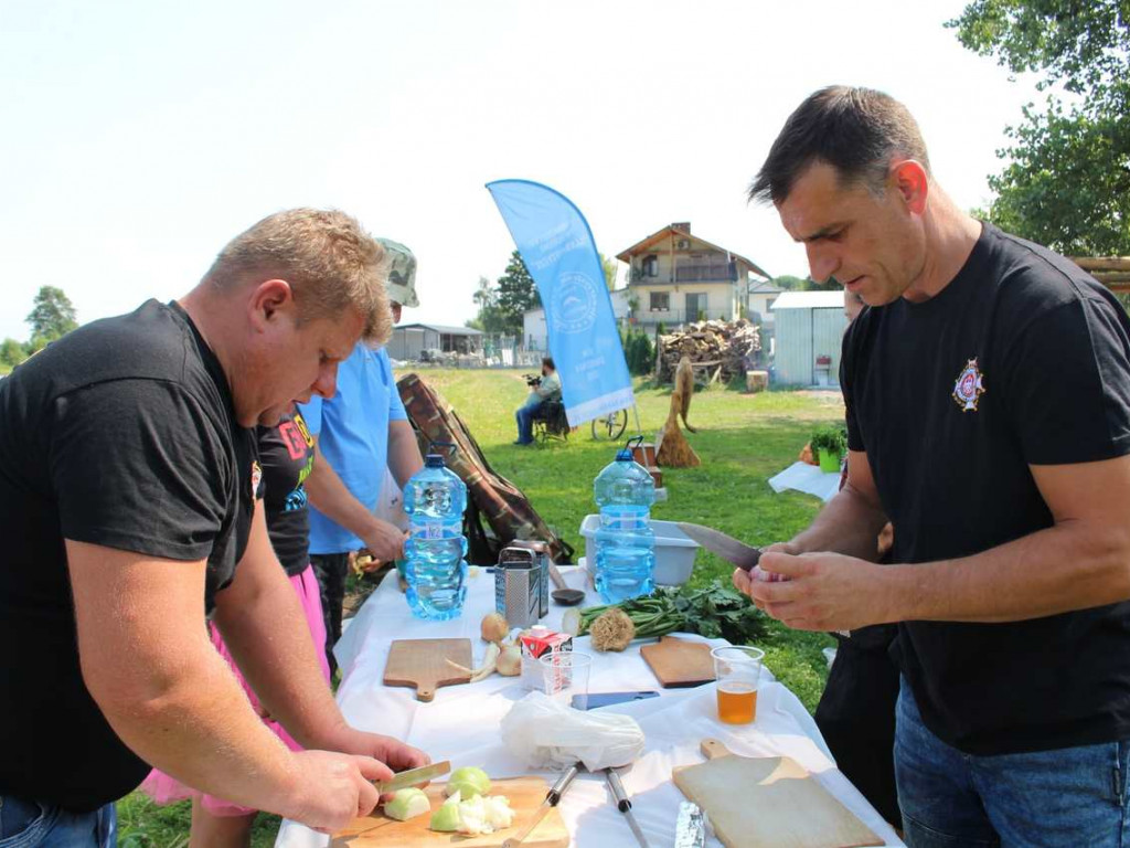 Gorzyce. Łowienie, gotowanie i świetna zabawa z nagrodami. Święto Ryby w Motyczu Poduchownym [zdjęcia]