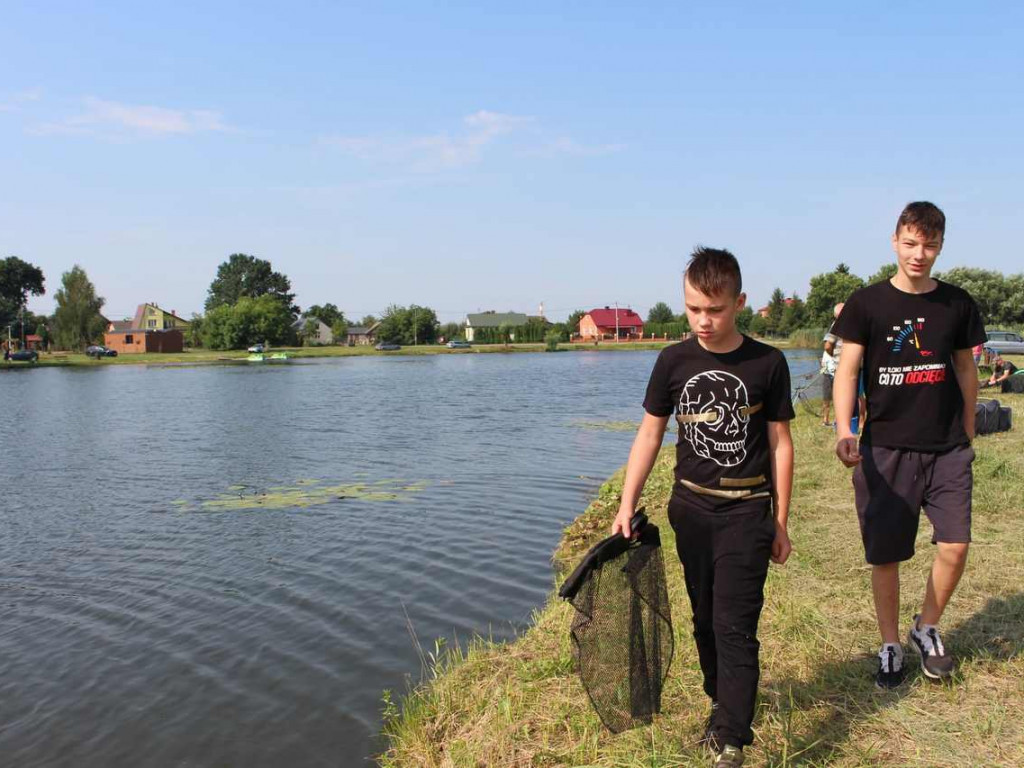 Gorzyce. Łowienie, gotowanie i świetna zabawa z nagrodami. Święto Ryby w Motyczu Poduchownym [zdjęcia]