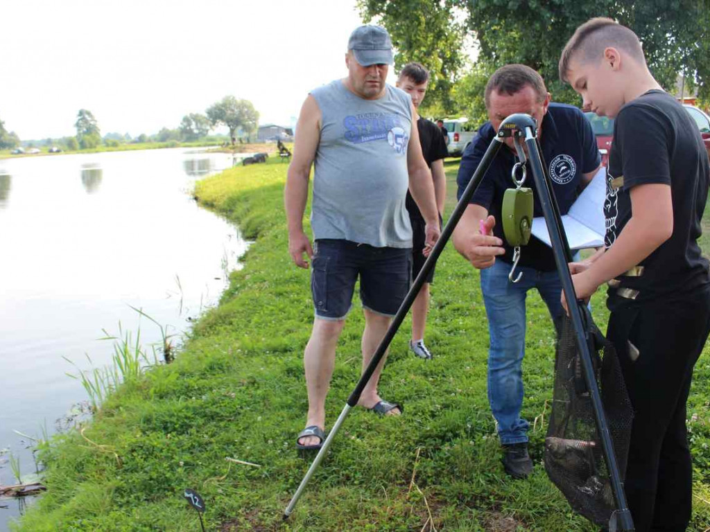Gorzyce. Łowienie, gotowanie i świetna zabawa z nagrodami. Święto Ryby w Motyczu Poduchownym [zdjęcia]