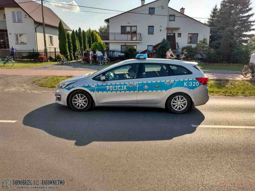 Czołowe zderzenie dwóch pojazdów w Gorzycach. Kobieta z obrażeniami trafiła do szpitala [zdjęcia]