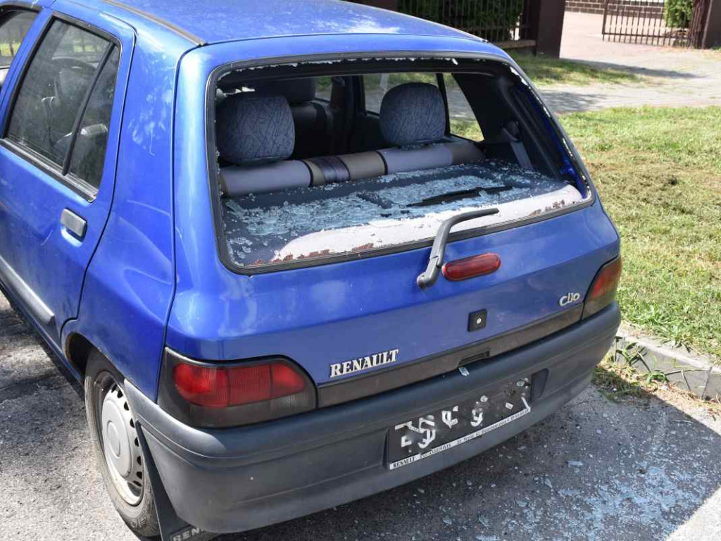 Wandale grasowali po Tarnobrzegu i demolowali samochody! Sprawców szuka policja [zdjęcia]