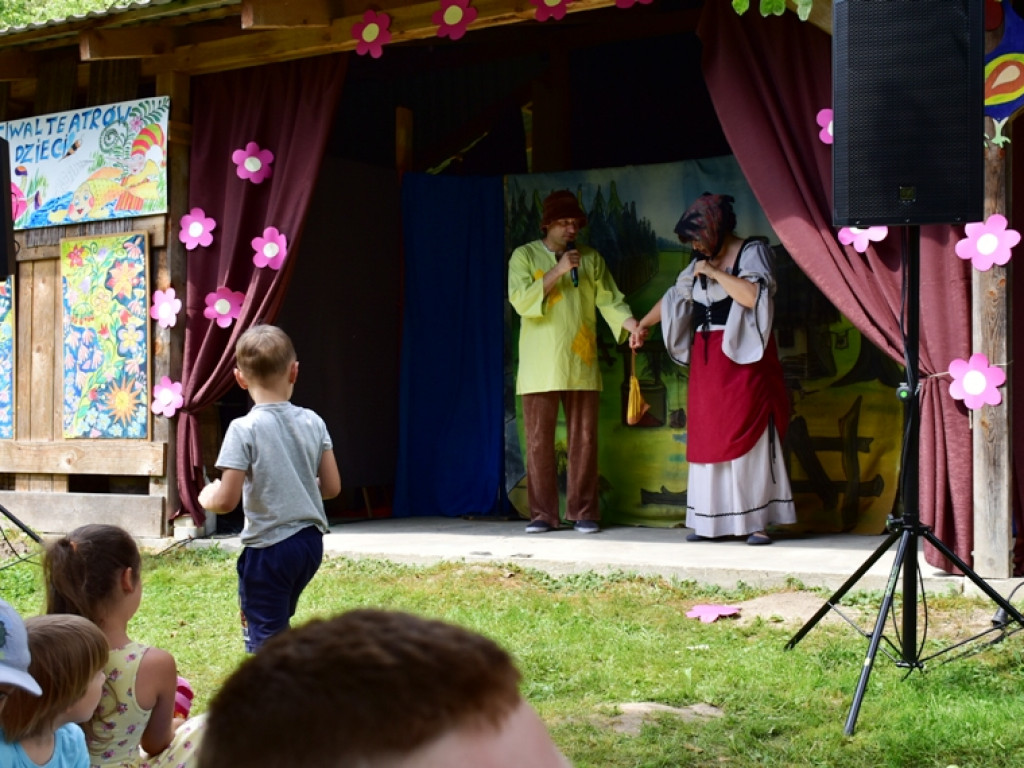 Festiwal teatralny dla najmłodszych w Dąbiu [zdjęcia]
