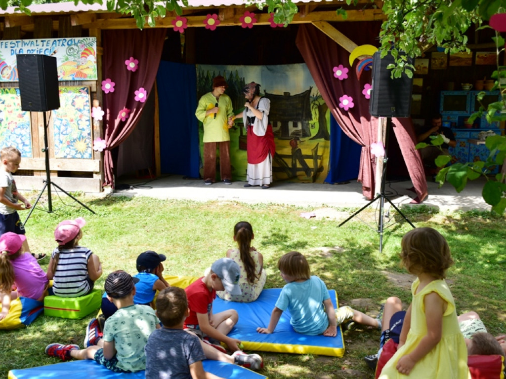Festiwal teatralny dla najmłodszych w Dąbiu [zdjęcia]