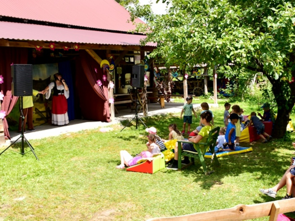 Festiwal teatralny dla najmłodszych w Dąbiu [zdjęcia]