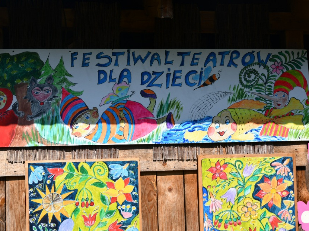 Festiwal teatralny dla najmłodszych w Dąbiu [zdjęcia]