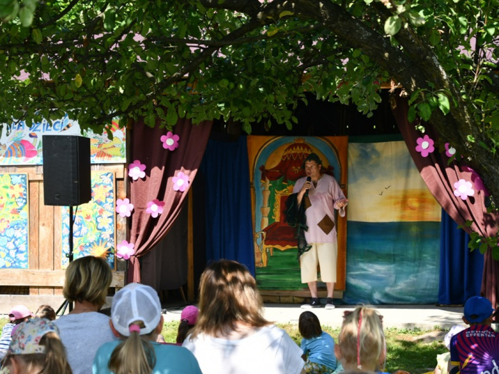 Festiwal teatralny dla najmłodszych w Dąbiu [zdjęcia]