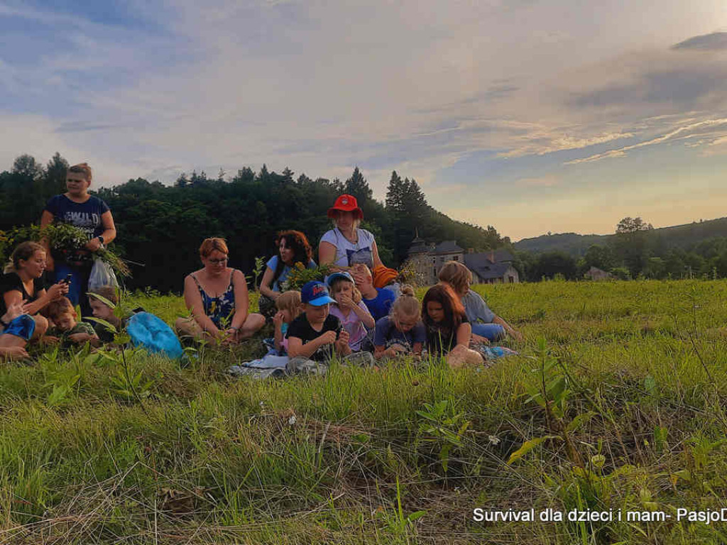 Staszów. Fundacja PasjoDzielnia zorganizowała survivalowy weekend dla dzieci i mam [zdjęcia]