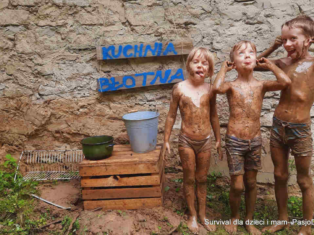 Staszów. Fundacja PasjoDzielnia zorganizowała survivalowy weekend dla dzieci i mam [zdjęcia]