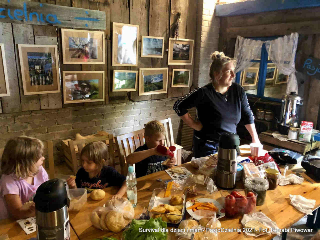 Staszów. Fundacja PasjoDzielnia zorganizowała survivalowy weekend dla dzieci i mam [zdjęcia]