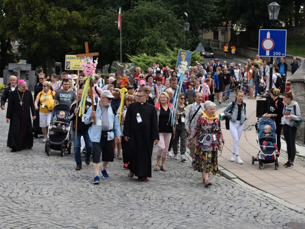 Sandomierz. Pątnicy już na szlaku [zdjęcia]