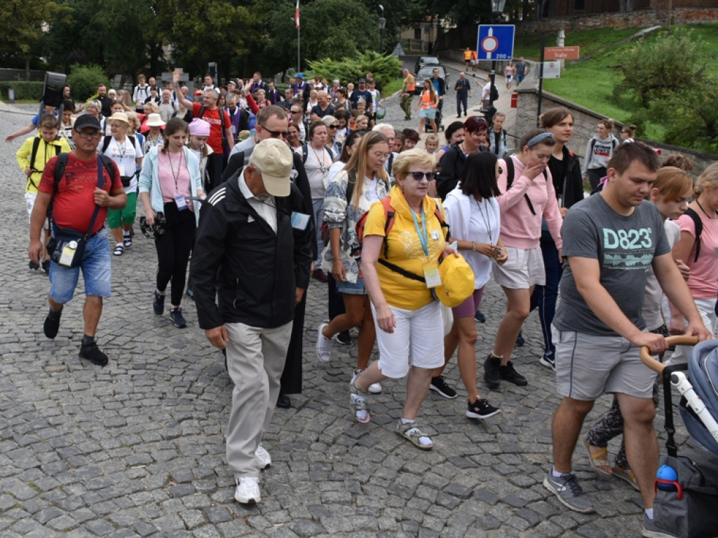 Sandomierz. Pątnicy już na szlaku [zdjęcia]