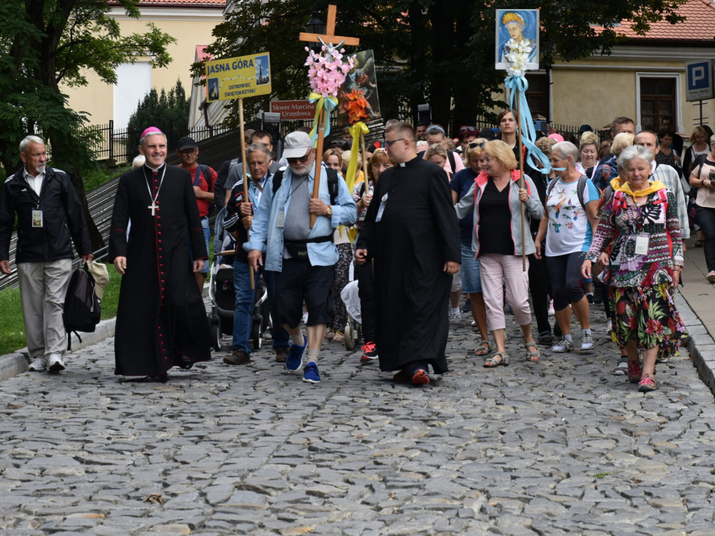 Sandomierz. Pątnicy już na szlaku [zdjęcia]