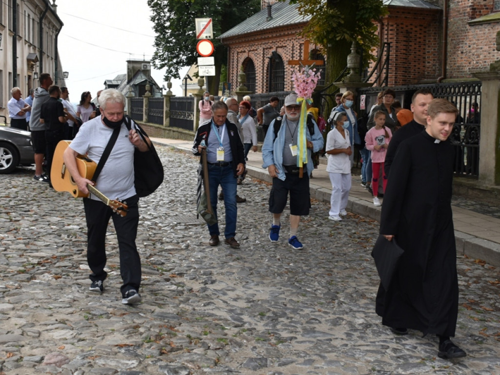 Sandomierz. Pątnicy już na szlaku [zdjęcia]
