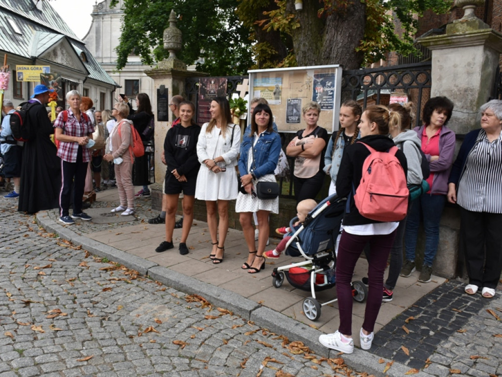 Sandomierz. Pątnicy już na szlaku [zdjęcia]