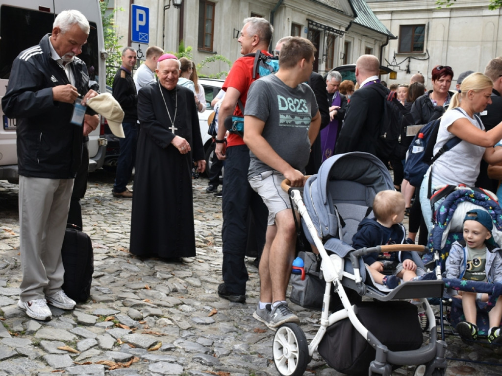 Sandomierz. Pątnicy już na szlaku [zdjęcia]