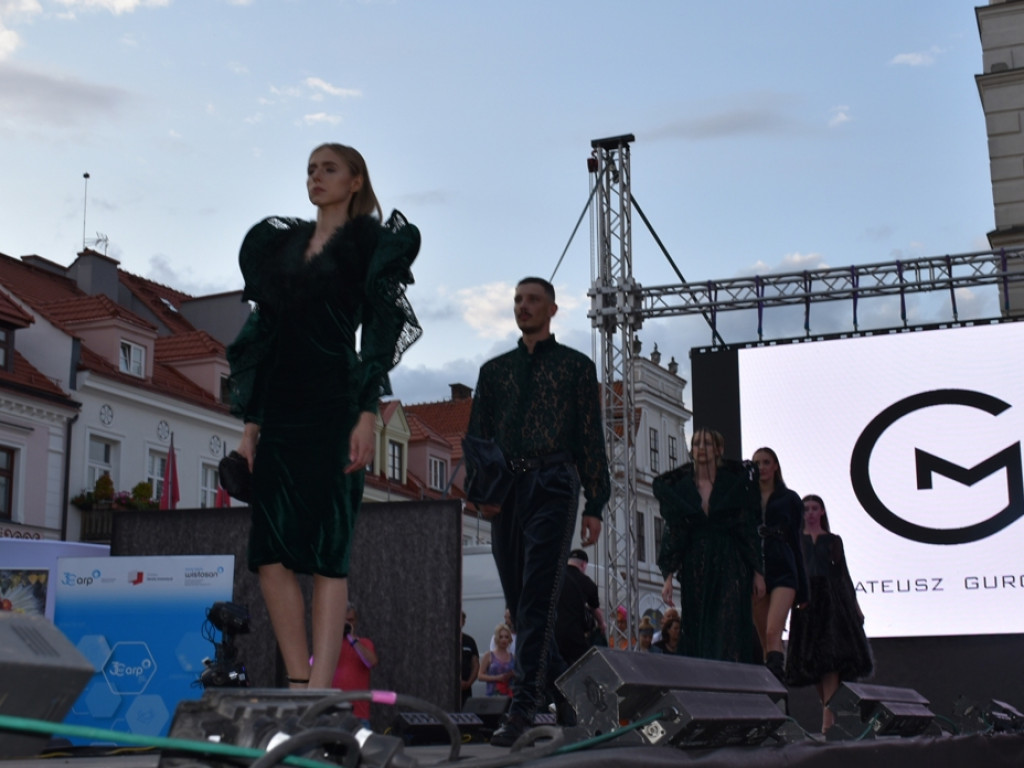 Sandomierz stolicą polskiej mody. Wielki pokaz na zakończenie Nadwiślańskiego Fashion Week [zdjęcia]