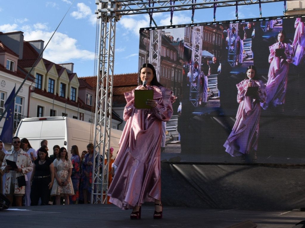 Sandomierz stolicą polskiej mody. Wielki pokaz na zakończenie Nadwiślańskiego Fashion Week [zdjęcia]
