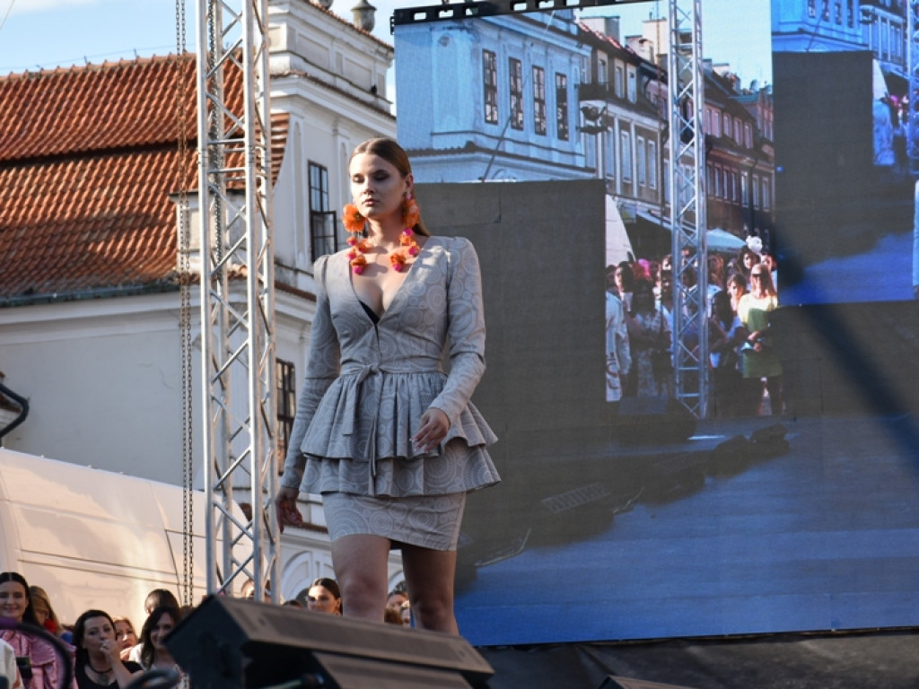 Sandomierz stolicą polskiej mody. Wielki pokaz na zakończenie Nadwiślańskiego Fashion Week [zdjęcia]