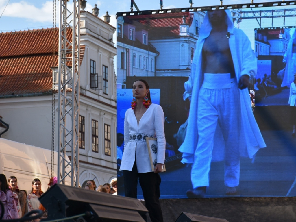 Sandomierz stolicą polskiej mody. Wielki pokaz na zakończenie Nadwiślańskiego Fashion Week [zdjęcia]