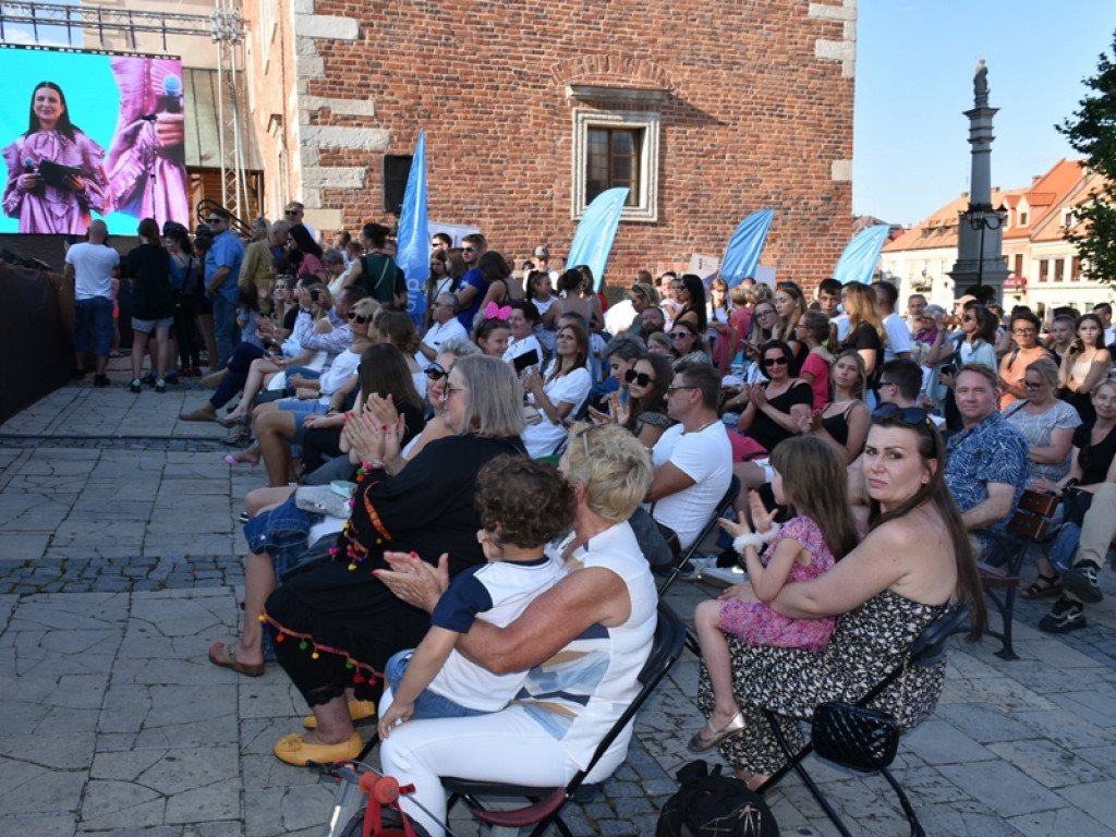 Sandomierz stolicą polskiej mody. Wielki pokaz na zakończenie Nadwiślańskiego Fashion Week [zdjęcia]