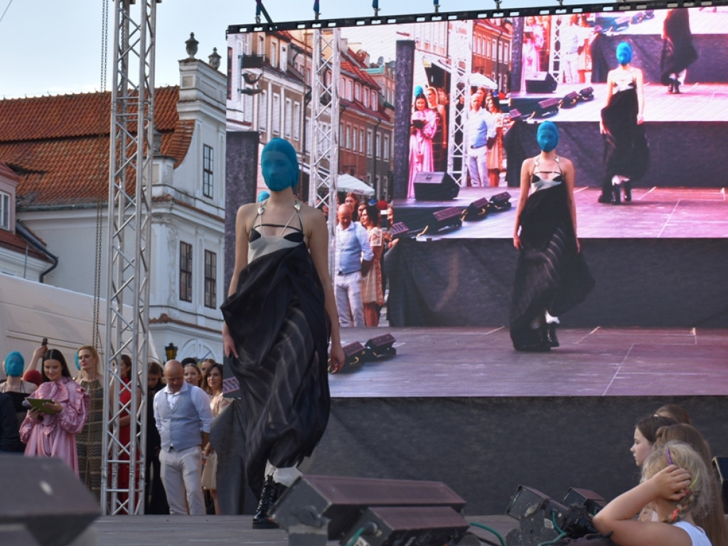 Sandomierz stolicą polskiej mody. Wielki pokaz na zakończenie Nadwiślańskiego Fashion Week [zdjęcia]