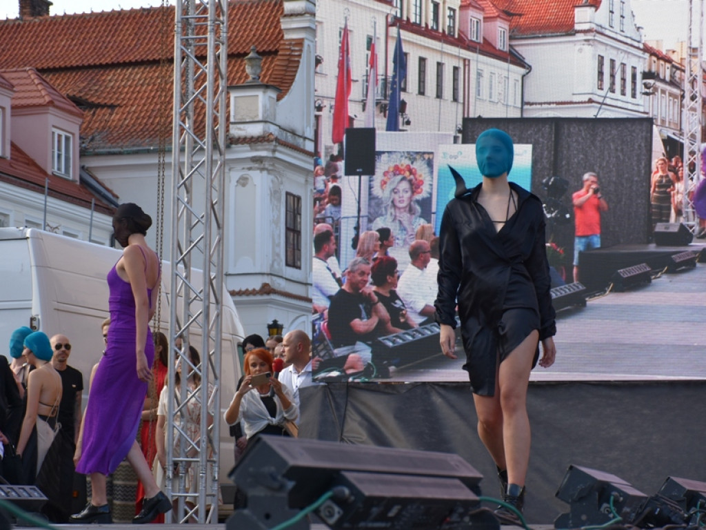 Sandomierz stolicą polskiej mody. Wielki pokaz na zakończenie Nadwiślańskiego Fashion Week [zdjęcia]