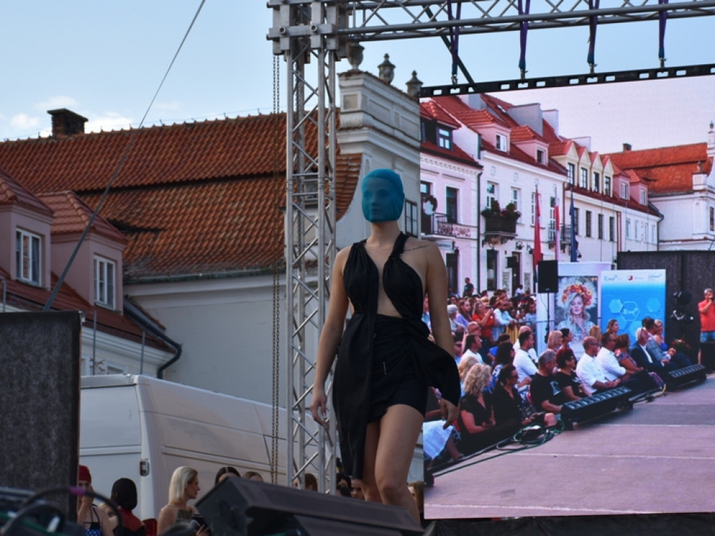 Sandomierz stolicą polskiej mody. Wielki pokaz na zakończenie Nadwiślańskiego Fashion Week [zdjęcia]