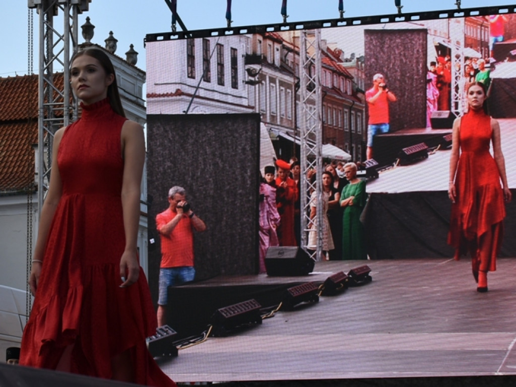 Sandomierz stolicą polskiej mody. Wielki pokaz na zakończenie Nadwiślańskiego Fashion Week [zdjęcia]