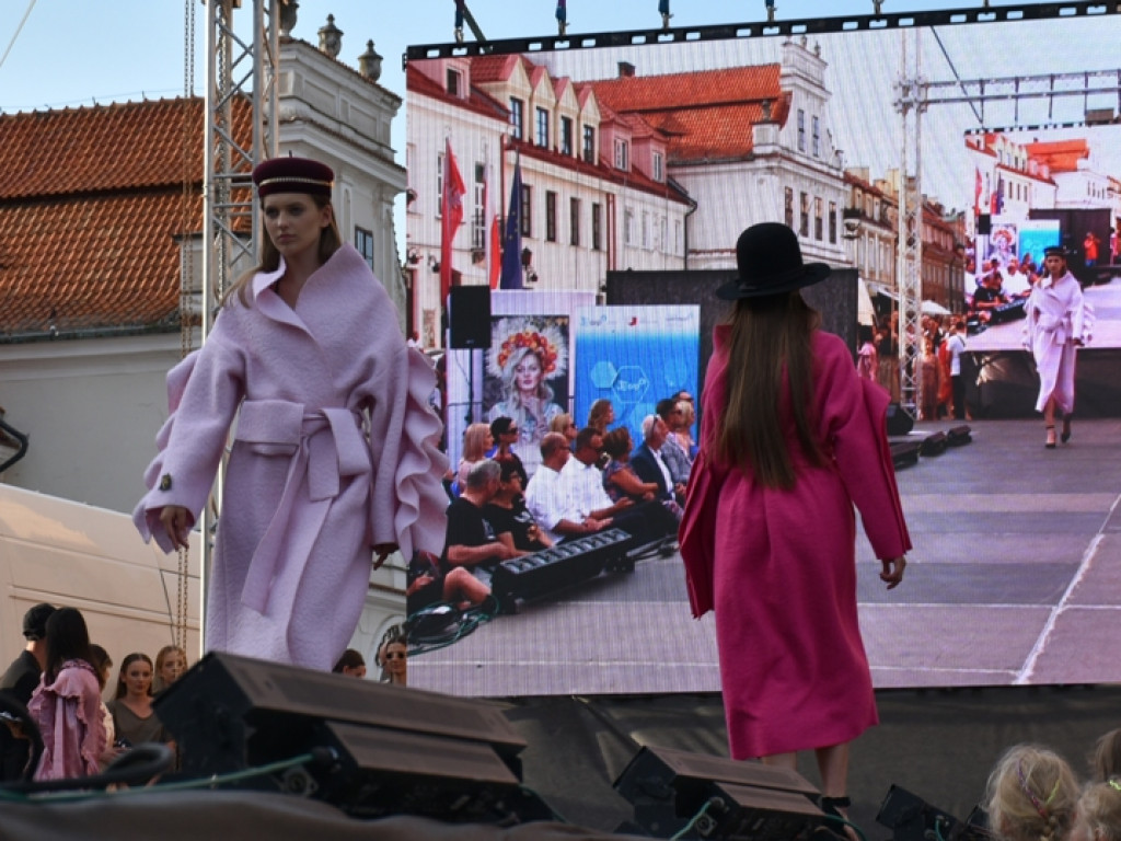 Sandomierz stolicą polskiej mody. Wielki pokaz na zakończenie Nadwiślańskiego Fashion Week [zdjęcia]