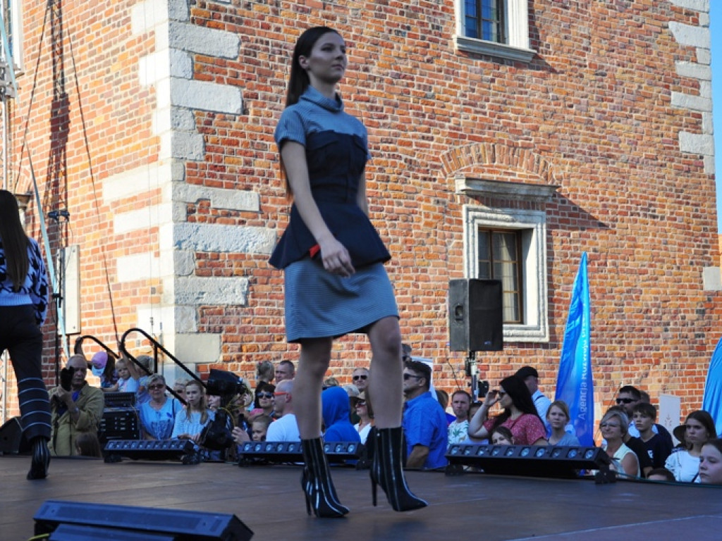 Sandomierz stolicą polskiej mody. Wielki pokaz na zakończenie Nadwiślańskiego Fashion Week [zdjęcia]