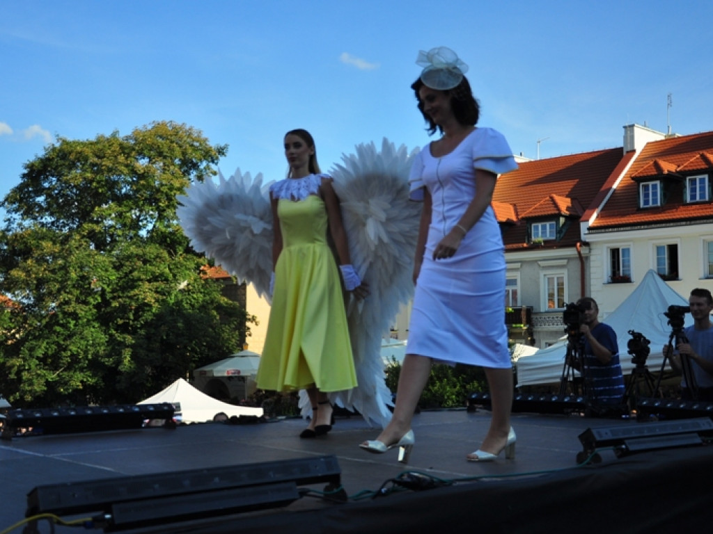 Sandomierz stolicą polskiej mody. Wielki pokaz na zakończenie Nadwiślańskiego Fashion Week [zdjęcia]