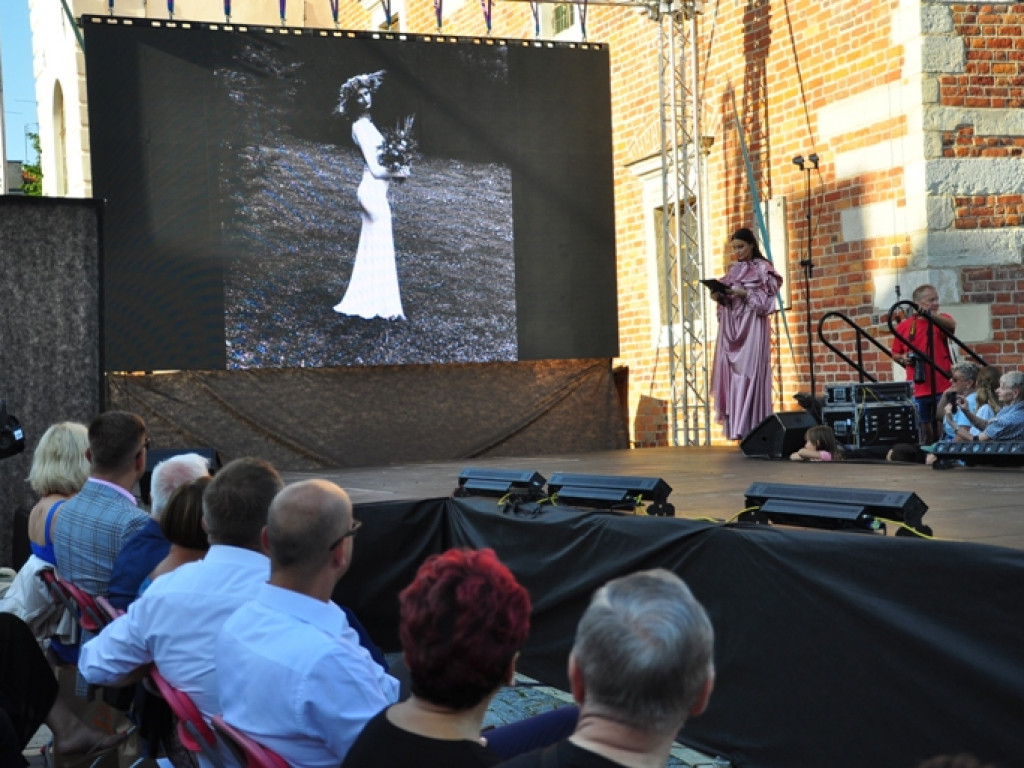 Sandomierz stolicą polskiej mody. Wielki pokaz na zakończenie Nadwiślańskiego Fashion Week [zdjęcia]