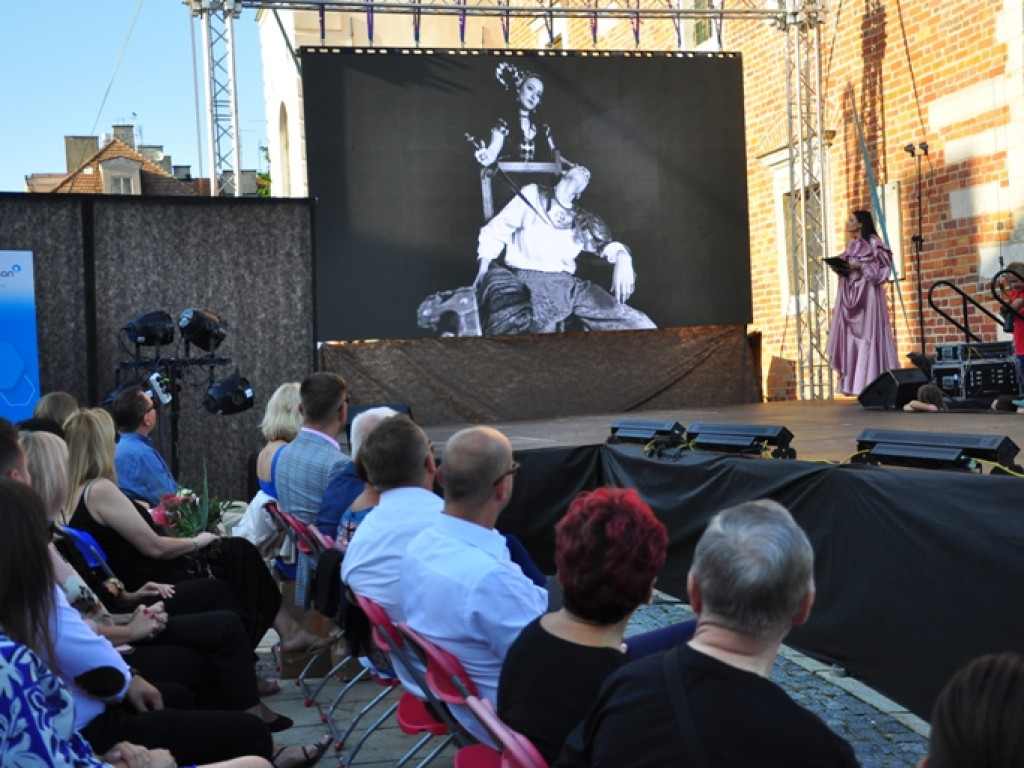 Sandomierz stolicą polskiej mody. Wielki pokaz na zakończenie Nadwiślańskiego Fashion Week [zdjęcia]