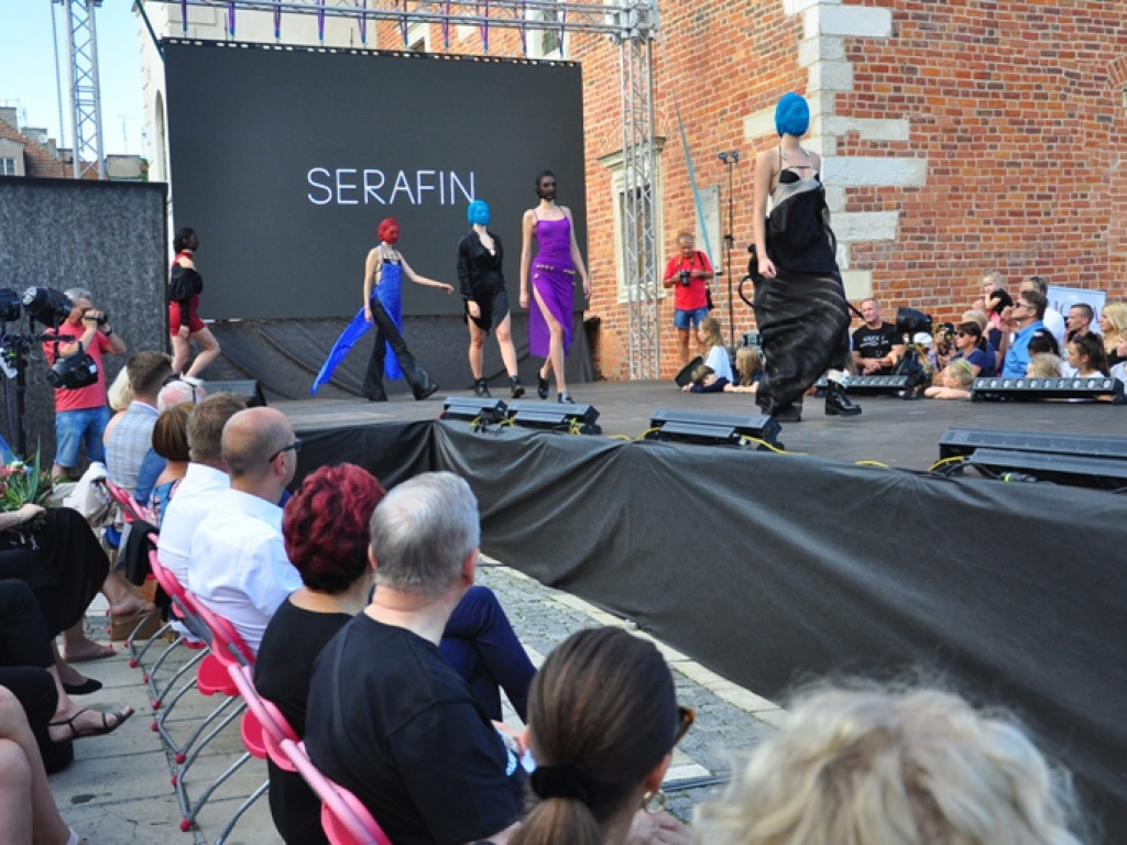 Sandomierz stolicą polskiej mody. Wielki pokaz na zakończenie Nadwiślańskiego Fashion Week [zdjęcia]