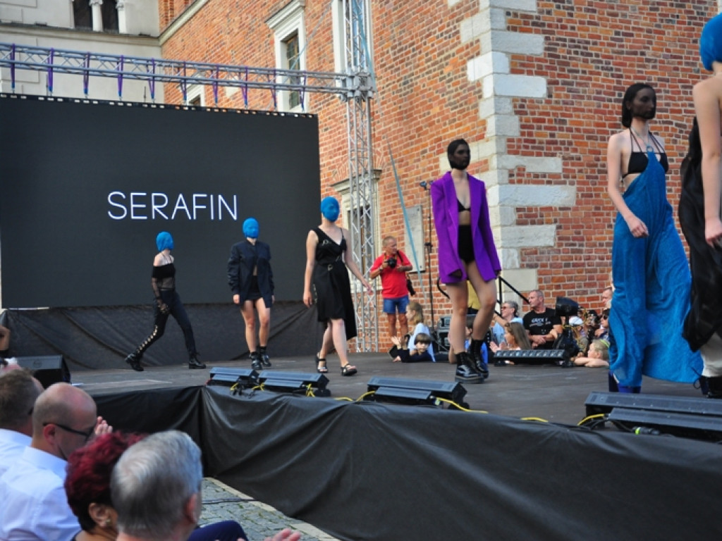 Sandomierz stolicą polskiej mody. Wielki pokaz na zakończenie Nadwiślańskiego Fashion Week [zdjęcia]
