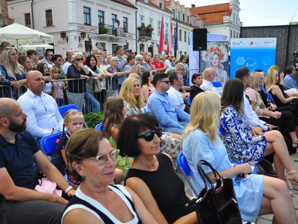 Sandomierz stolicą polskiej mody. Wielki pokaz na zakończenie Nadwiślańskiego Fashion Week [zdjęcia]