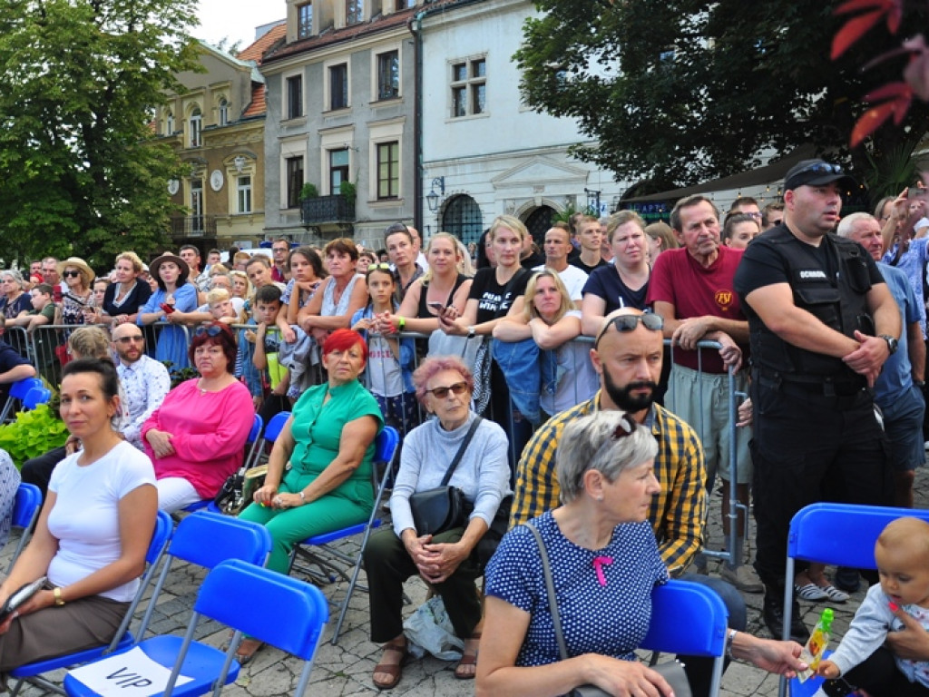 Sandomierz stolicą polskiej mody. Wielki pokaz na zakończenie Nadwiślańskiego Fashion Week [zdjęcia]