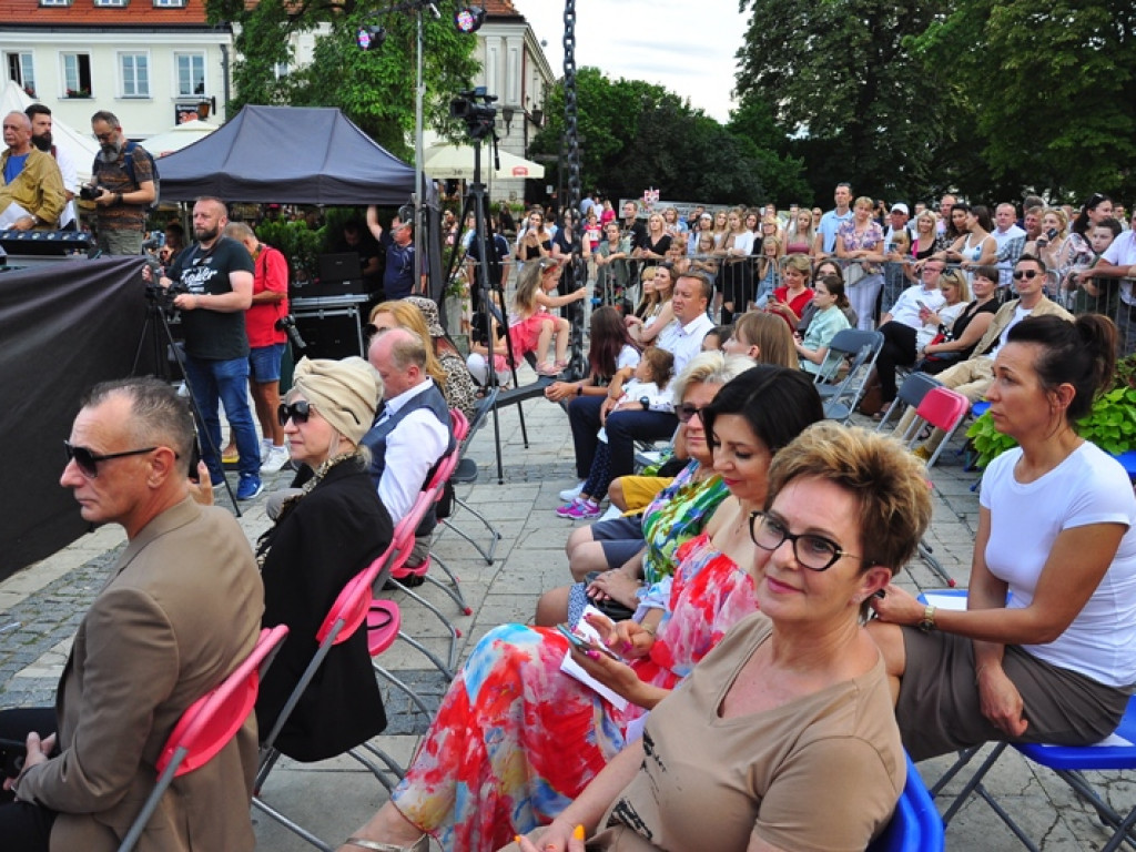 Sandomierz stolicą polskiej mody. Wielki pokaz na zakończenie Nadwiślańskiego Fashion Week [zdjęcia]