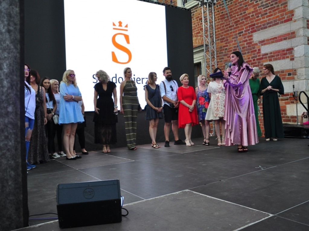 Sandomierz stolicą polskiej mody. Wielki pokaz na zakończenie Nadwiślańskiego Fashion Week [zdjęcia]