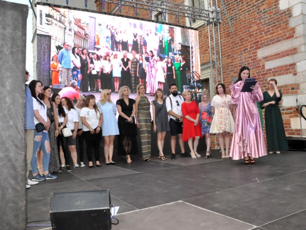 Sandomierz stolicą polskiej mody. Wielki pokaz na zakończenie Nadwiślańskiego Fashion Week [zdjęcia]