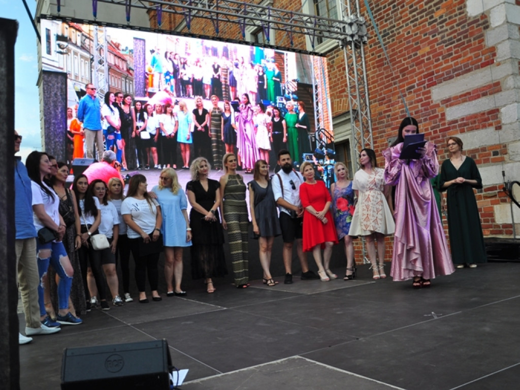 Sandomierz stolicą polskiej mody. Wielki pokaz na zakończenie Nadwiślańskiego Fashion Week [zdjęcia]