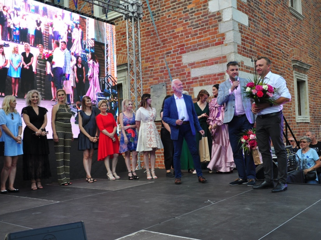 Sandomierz stolicą polskiej mody. Wielki pokaz na zakończenie Nadwiślańskiego Fashion Week [zdjęcia]